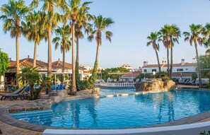 Outdoor pool - 🌴 Dream stay in Menorca: Apartment with pool and beach 5 min away! 🌊 (Cala'n Porter)