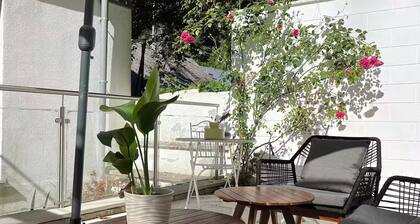 Luxury 2BD Apartment w/Parking & Terrace