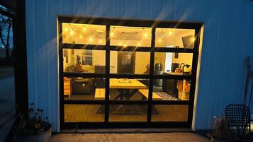 تناول الطعام بالخارج