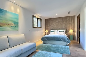4 bedrooms, iron/ironing board, travel cot, WiFi