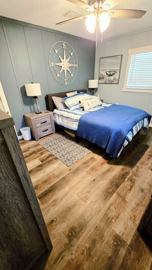 2 bedrooms, desk, iron/ironing board, free WiFi
