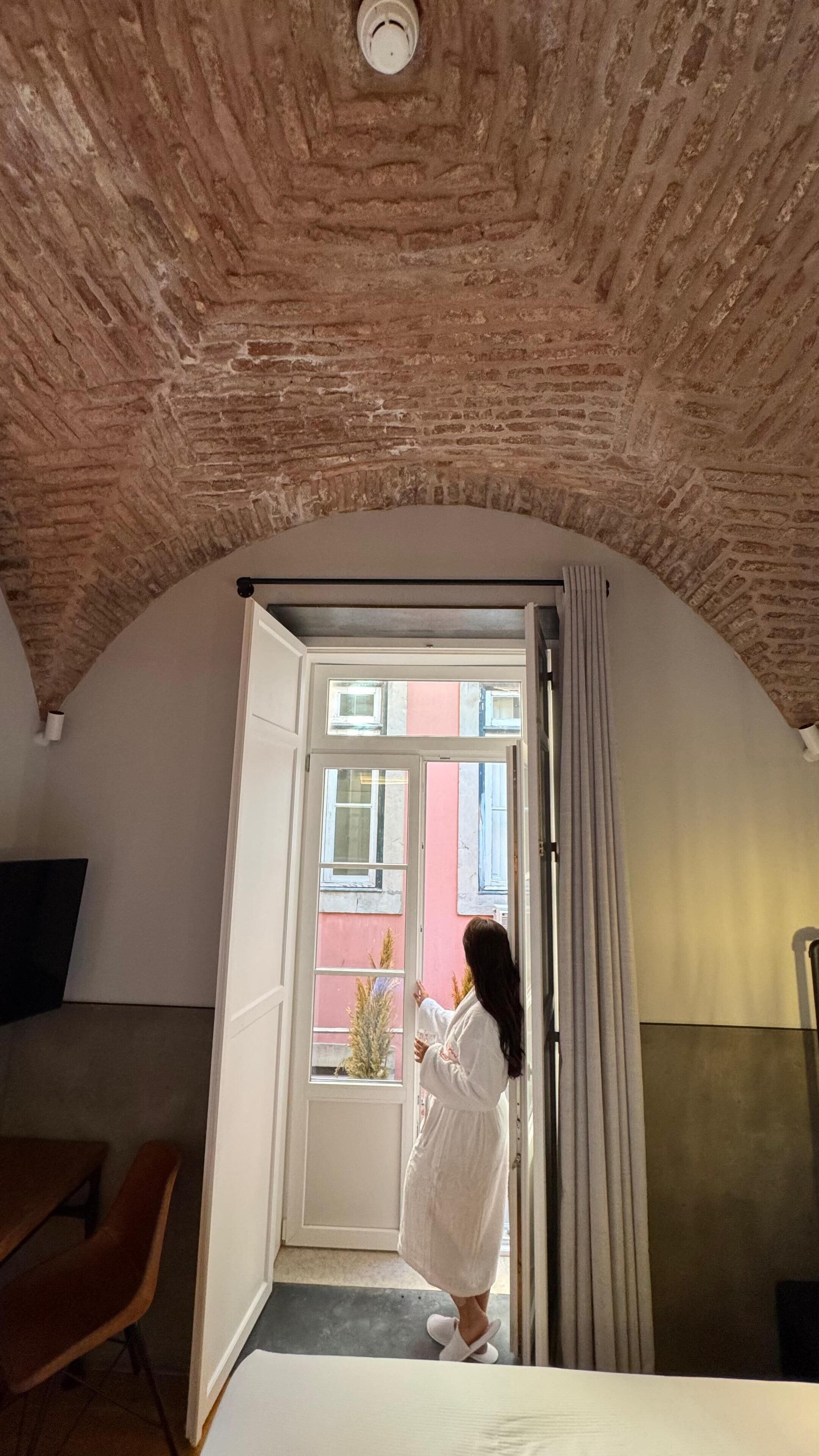 Minibar, coffres-forts dans les chambres, bureau, rideaux occultants