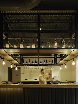 Bar (in der Unterkunft)