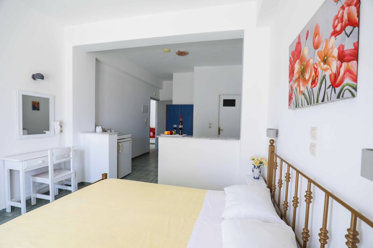1 bedroom, in-room safe, iron/ironing board, free WiFi
