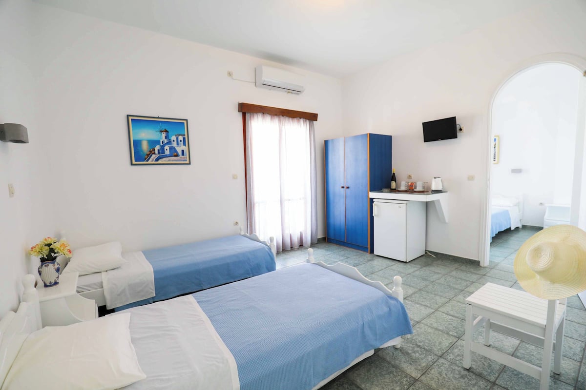 1 bedroom, in-room safe, iron/ironing board, free WiFi