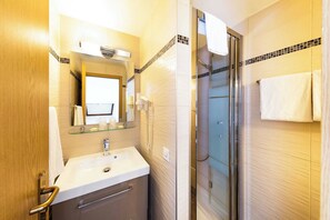 Apartment | Bathroom