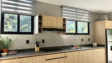 Comfort-Apartment, Kanalblick | Eigene Küche