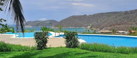 Piscine extérieure
