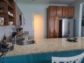 家庭公寓式客房, 庭院景观 | 私人厨房