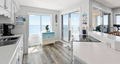 Corner, Oceanfront Balcony- Pool- Upscale Design