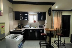 Fridge, microwave, stovetop, electric kettle