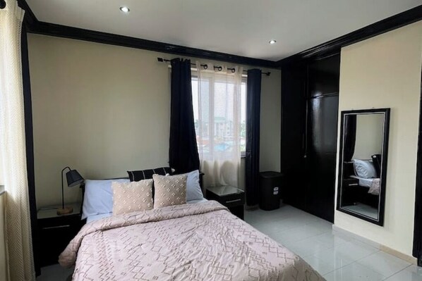 1 bedroom, WiFi, bed sheets