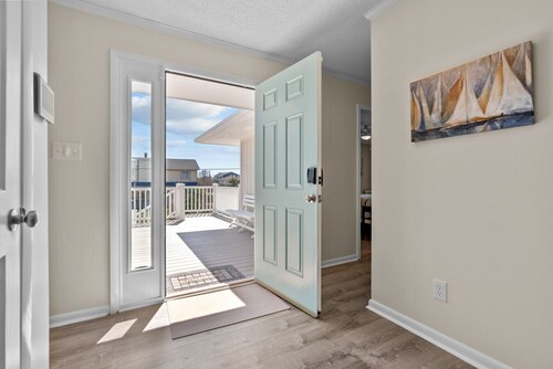 New! Sandbridge Beach, 5bd/3Bth, Boat, Surf, Swim