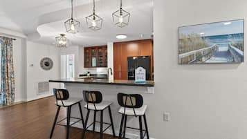 Microwave, dishwasher, cookware/dishes/utensils