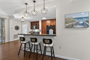 Micro-ondes, lave-vaisselle