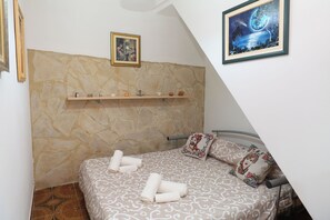 2 室のベッドルーム、アイロン / アイロン台、WiFi、ベッドシーツ