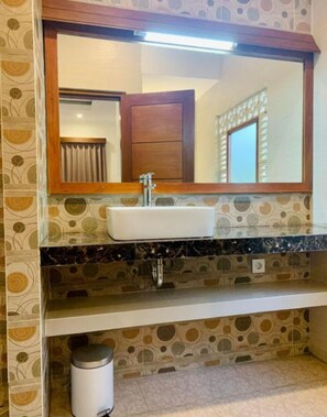 Shower, towels, soap