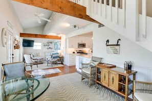 TV - A Jolly Beach Home in Jamaica Beach, Water Views! (Jamaica Beach)