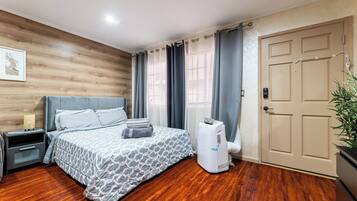 1 bedroom, iron/ironing board, WiFi, bed sheets