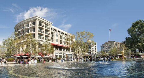 Modern Studio in Central Glendale – Pool, Jacuzzi & Free Parking!