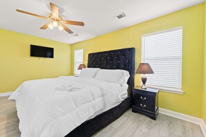 4 bedrooms, in-room safe, iron/ironing board, free WiFi