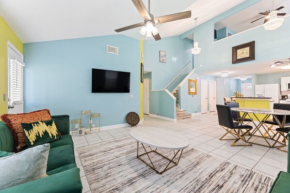 Smart TV - Spacious & Cozy Sugar Land Home – Perfect for Families and Remote Workers (Sugar Land)