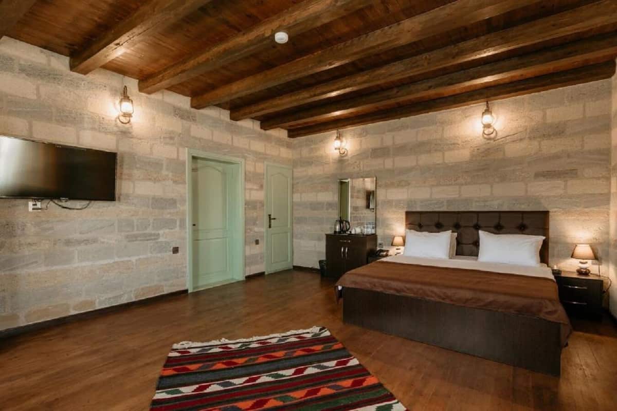Family Triple Room, City View | 1 bedroom, Egyptian cotton sheets, premium bedding, Select Comfort beds