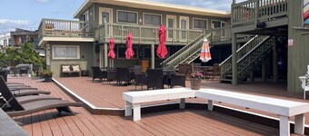 Seashore Condo Hotel #9, Cozy Fire Island Escape, Near Ferry - With Bay Views and Steps from the Beach.