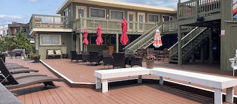 Seashore Condo Hotel #21, Cozy Fire Island Escape, Near Ferry - With Bay Views and Steps from the Beach.