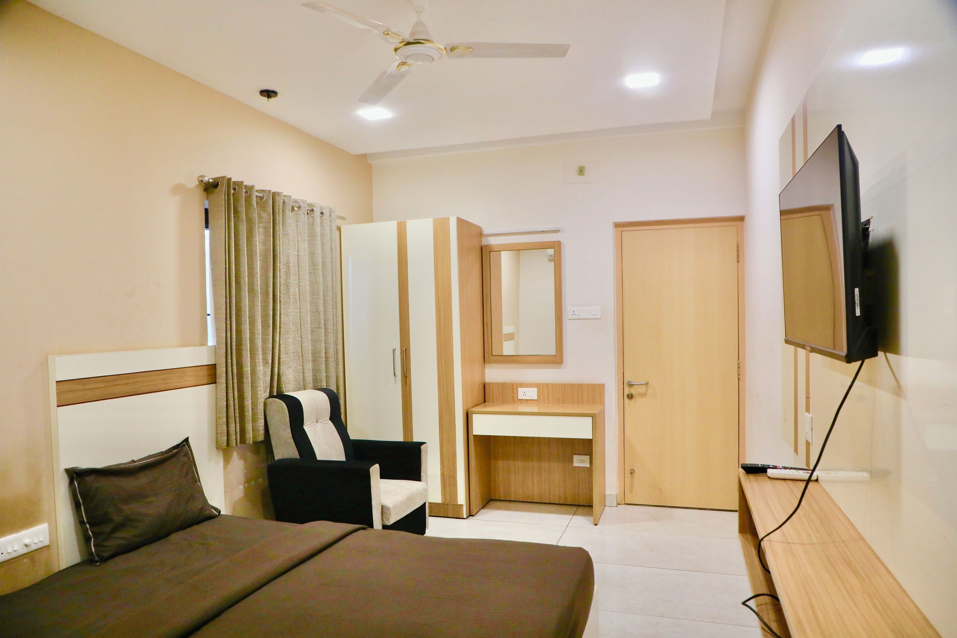 Deluxe Double Room, City View | Premium bedding, desk, laptop workspace, free WiFi