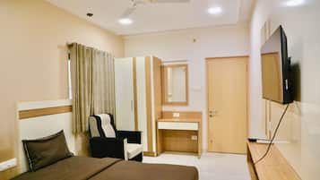 Deluxe Double Room, City View | Premium bedding, desk, laptop workspace, free WiFi