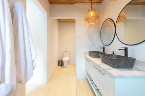 Towels, soap, toilet paper - Charming 2-bedroom house walk to surf, shops & restaurants in quiet neighborhood (Guanacaste Province)
