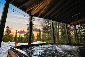 Bain à remous extérieur