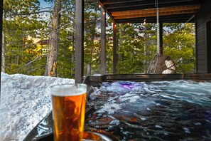Outdoor spa tub - Family Friendly~Arcade~HotTub~Views!~23 Miles to Breck~KingBds~Dogs~Fast WIFI (Fairplay)