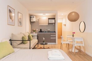 1 chambre, bureau, fer et planche à repasser, Wi-Fi