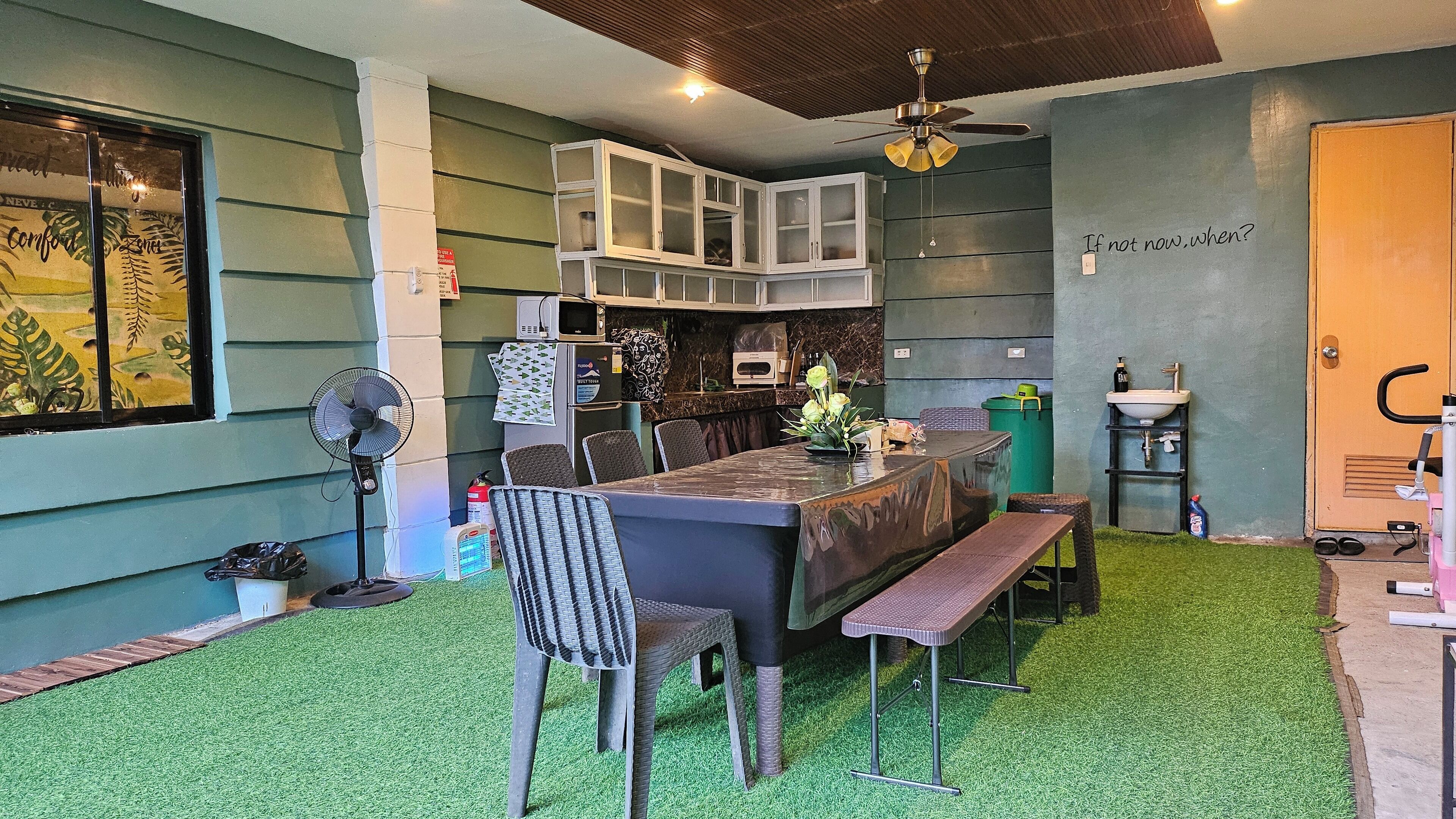 Fridge, microwave, stovetop, electric kettle