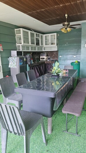 Dining - Cozy Natural Haven w/ Netflix, Videoke & Alfresco Dining (Dasmariñas)