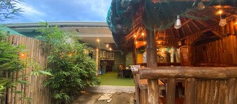 Cozy Natural Haven w/ Netflix, Videoke & Alfresco Dining