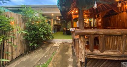 Cozy Natural Haven w/ Netflix, Videoke & Alfresco Dining