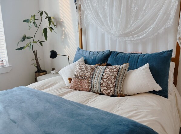 1 bedroom, iron/ironing board, WiFi, bed sheets