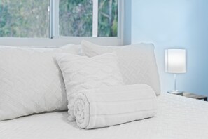 4 soverom, strykejern/-brett og sengetøy