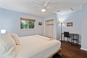 4 Schlafzimmer, Bügeleisen/Bügelbrett, Bettwäsche