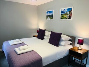 2 bedrooms, iron/ironing board, free WiFi, bed sheets