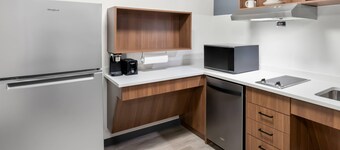 Everhome Suites Portsmouth - Newington by Choice Hotels