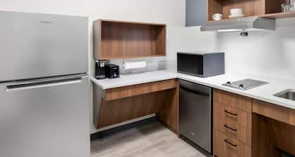 Everhome Suites Portsmouth - Newington by Choice Hotels