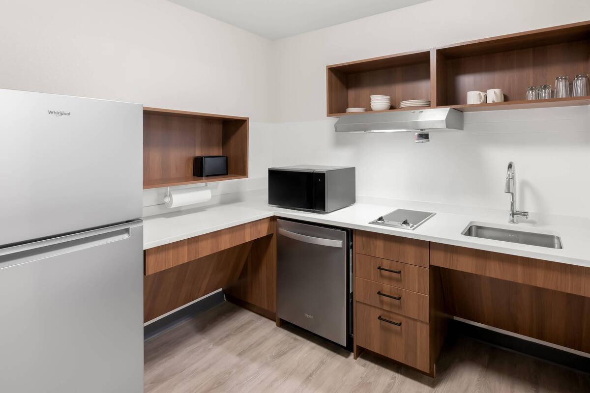 Desk, laptop workspace, free WiFi, bed sheets