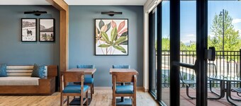 Everhome Suites Portsmouth - Newington