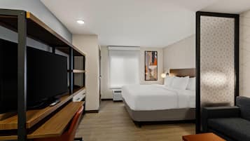 Desk, laptop workspace, free WiFi, bed sheets