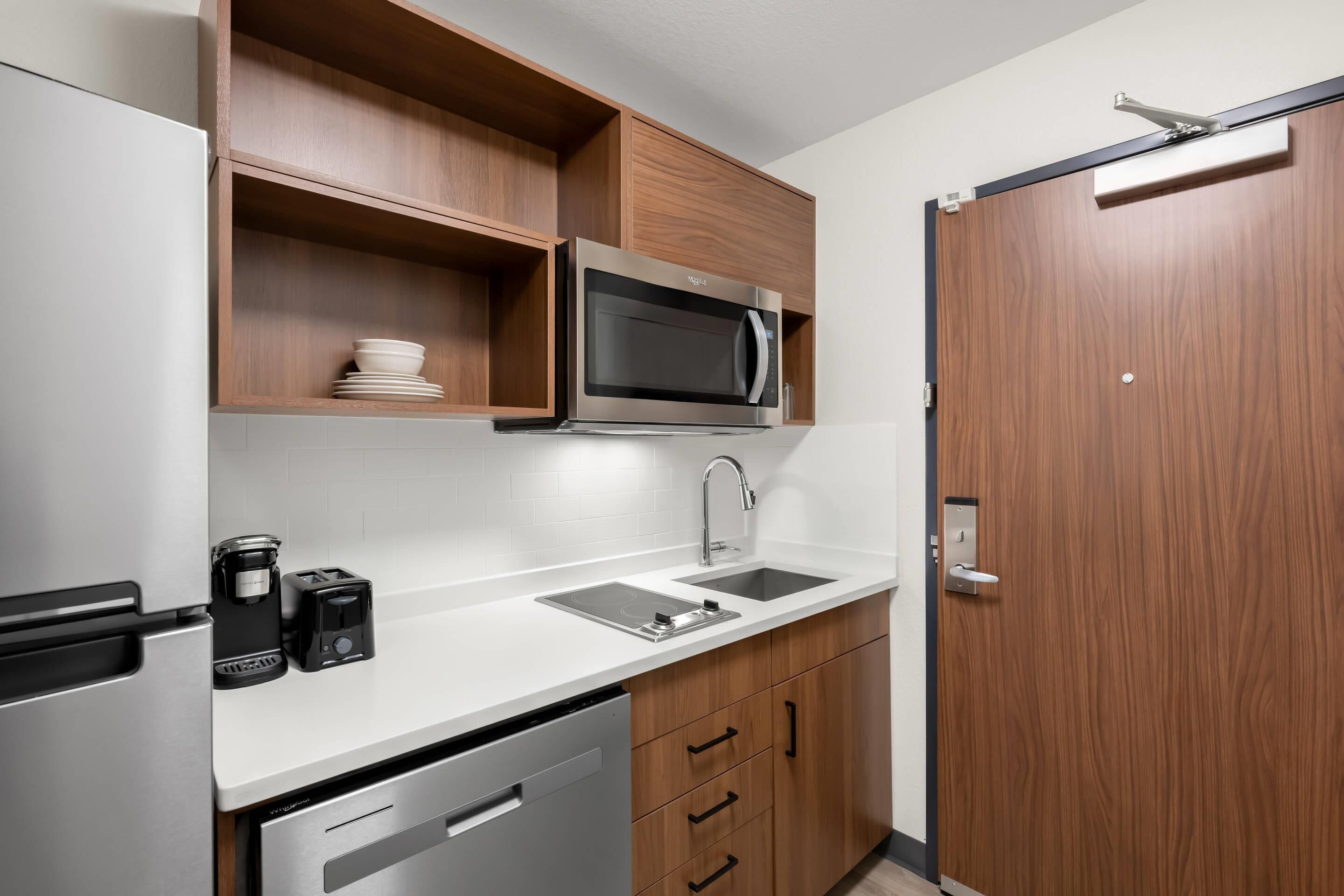 Desk, laptop workspace, free WiFi, bed sheets