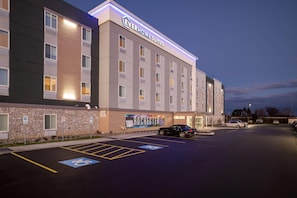Exterior - Everhome Suites Rochester Greece (Rochester)